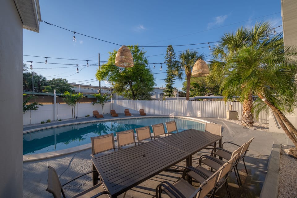 Backyard Dining