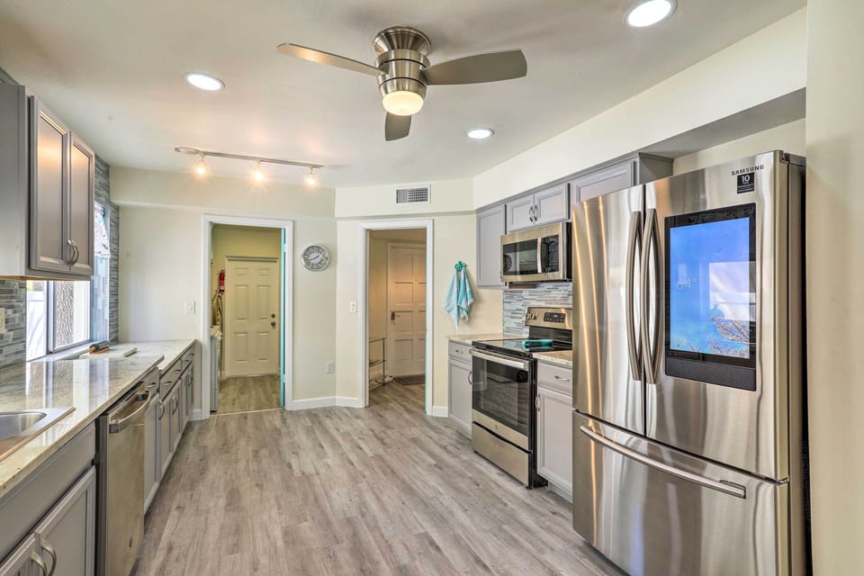 Kitchen | Fully Equipped w/ Cooking Essentials