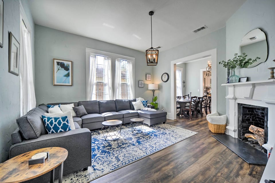 Gonzales Vacation Rental | 4BR | 3.5BA | 2 Steps for Entry | 2,760 Sq Ft