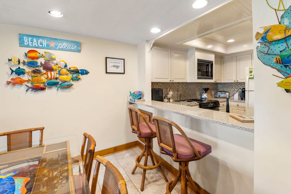 QF4: The Quay F4 | Mid Level Dining Area