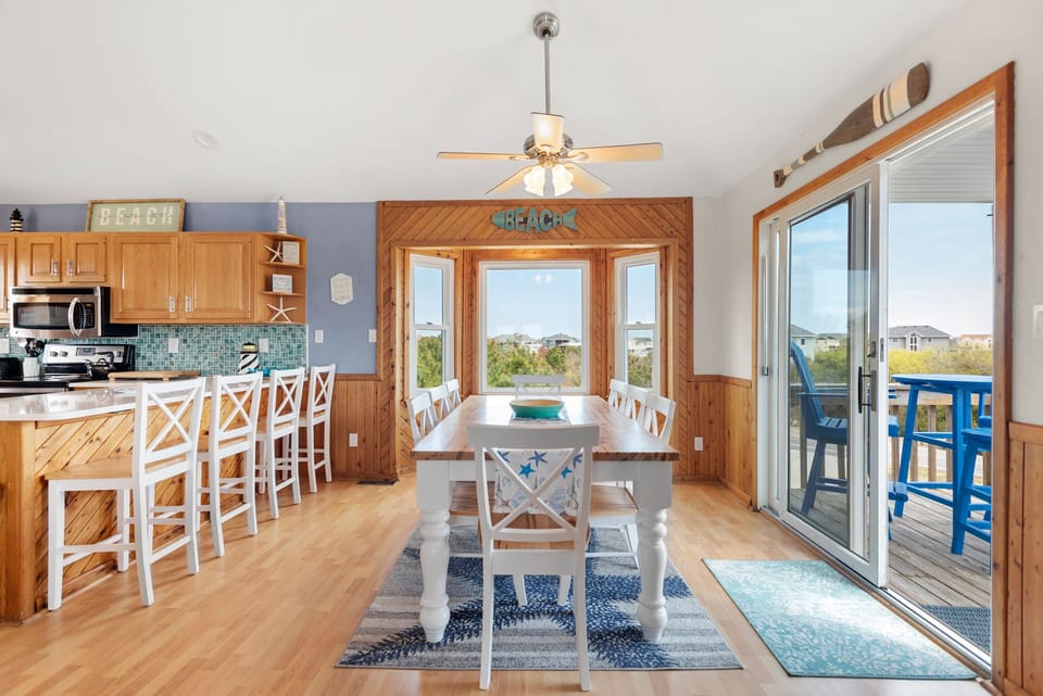 WH632: Sea Blue | Top Level Dining Area