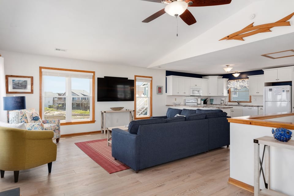 SN0625: Shell Cottage | Top Level Living Area