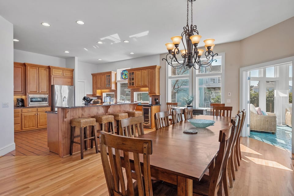 CC011: Casa del Sol | Bottom Level Dining Area