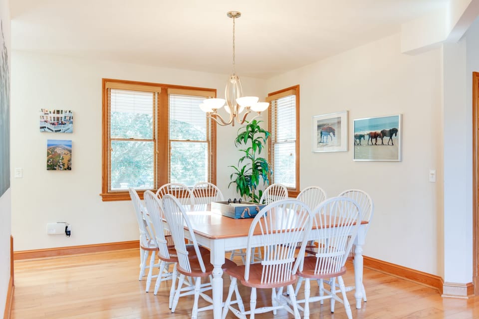 CC180: Perfect Peach | Mid Level Dining Area