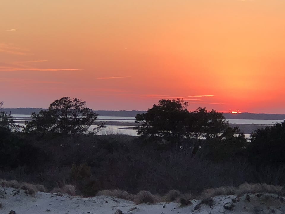 CC195:  It's 5 O'clock Somewhere | Sound Sunset View