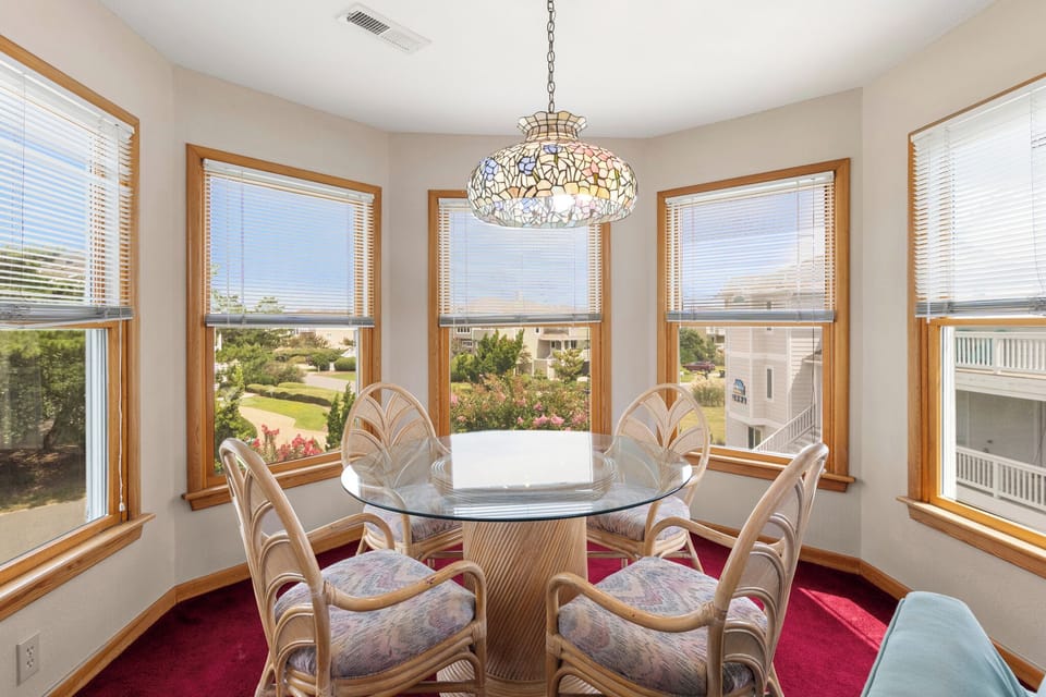 CL712: Payne Free | Top Level Breakfast Nook