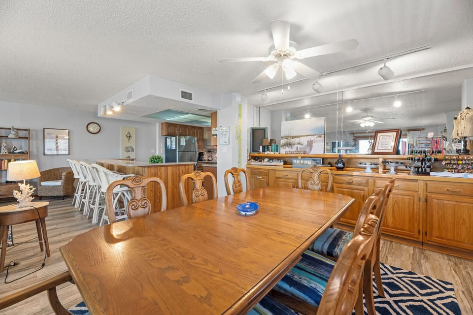 H104S: Heron Cove 104S | Dining Area