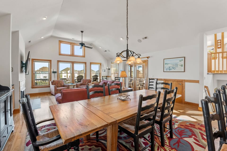 JR100: On Holiday | Top Level Dining Area