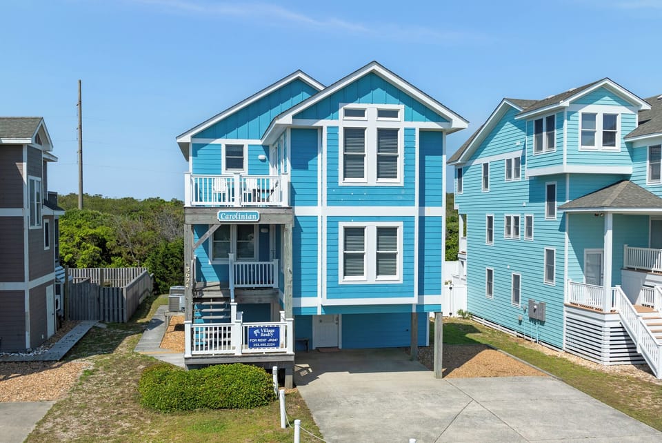 JR247: Carolinian | Front Exterior