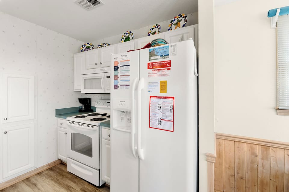 L03: Linkside 3 | Top Level Kitchen