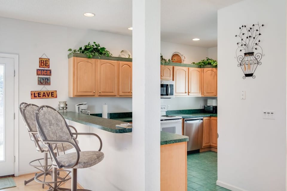 MB37: Sounds of Summer | Bottom Level Kitchen