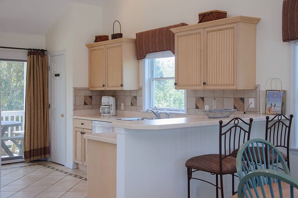 MB51: Heron's Nest | Top Level Kitchen