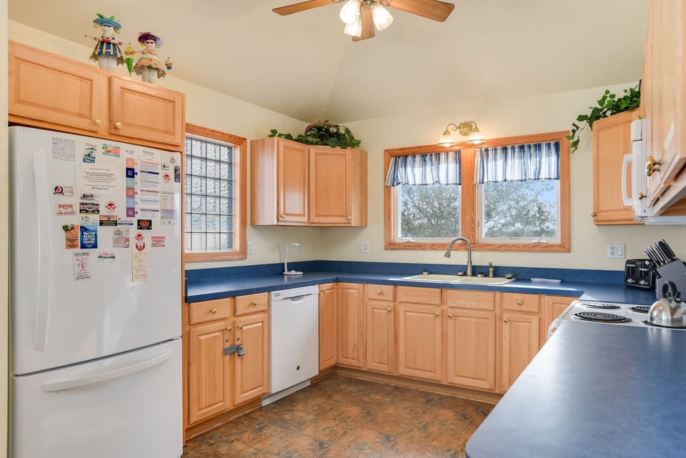 OSJ01: Lady Of The Lake | Top Level Kitchen