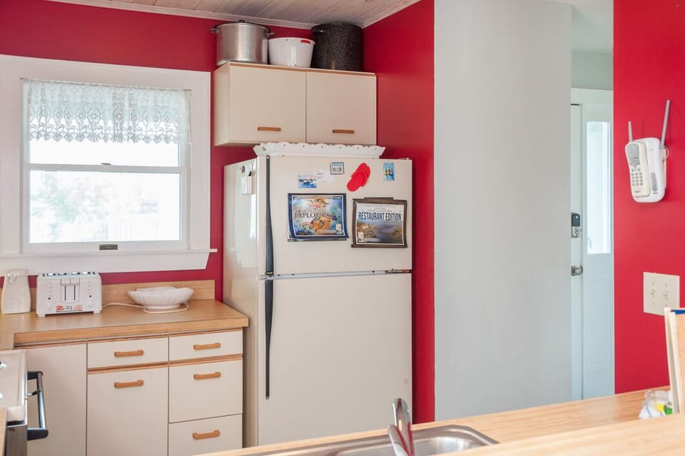 R22: Magical Hideaway | Bottom Level Kitchen