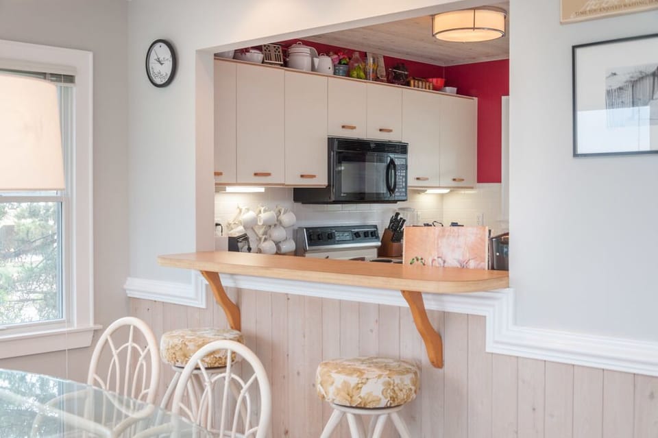 R22: Magical Hideaway | Bottom Level Kitchen