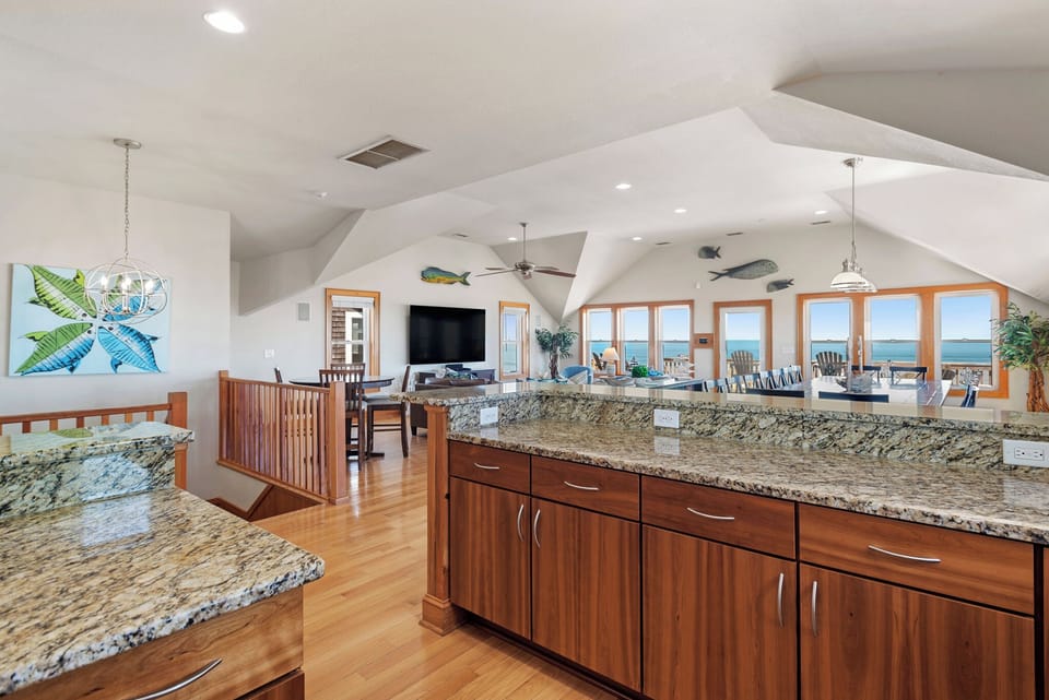SN05: Pompano | Top Level Kitchen