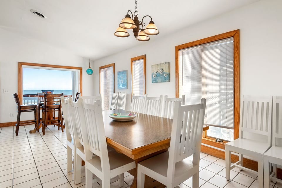 SN25: Pixie's Place | Top Level Dining Area