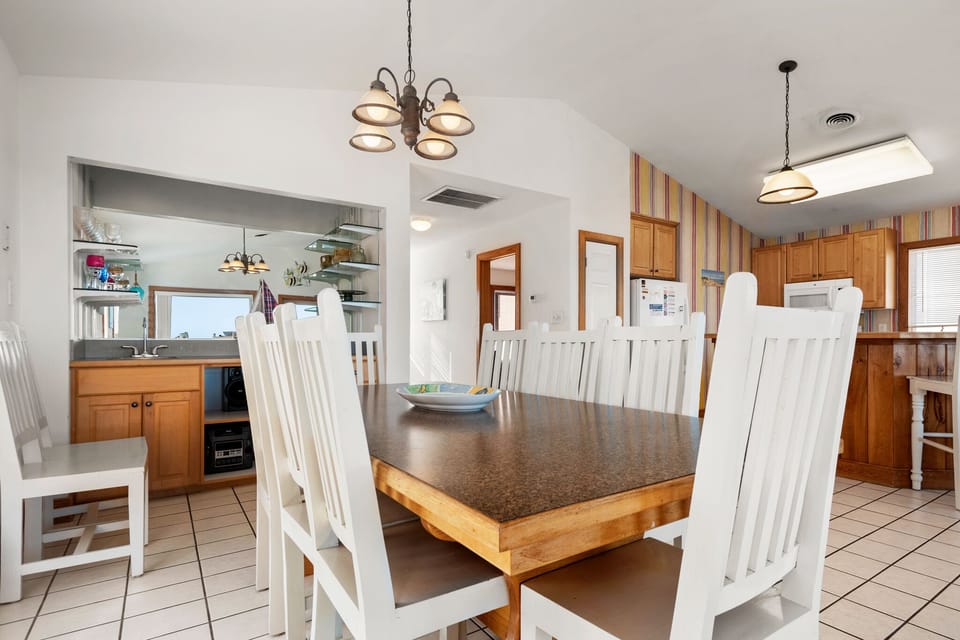 SN25: Pixie's Place | Top Level Dining Area