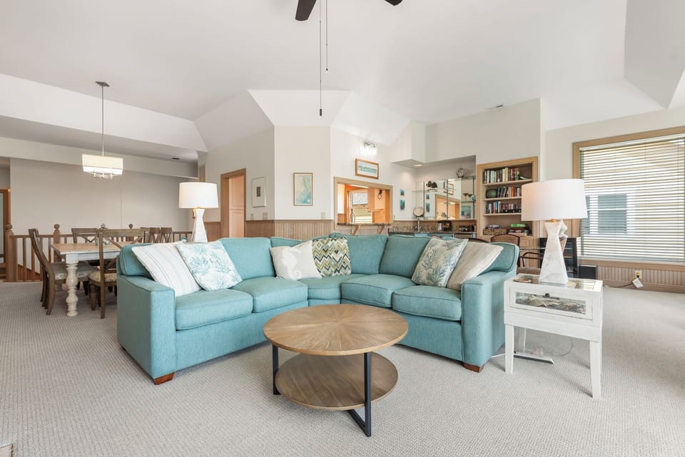 SP5A: Sea-Duced | Top Level Living Area