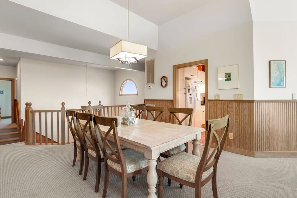 SP5A: Sea-Duced | Top Level Dining Area