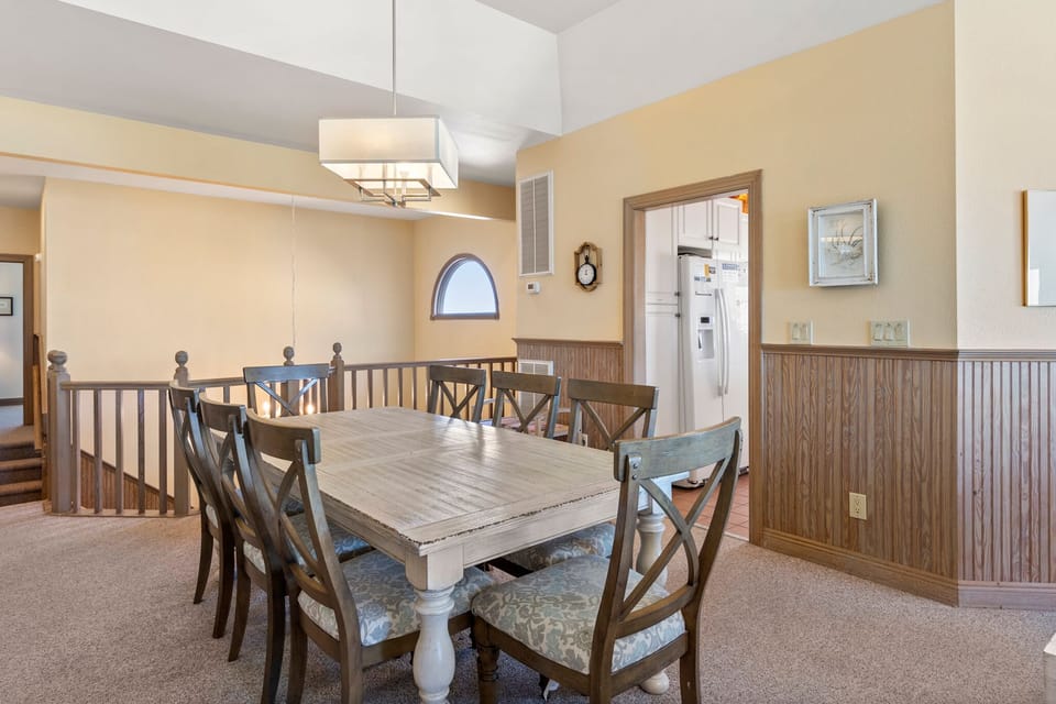 SP5A: Sea-Duced | Top Level Dining Area