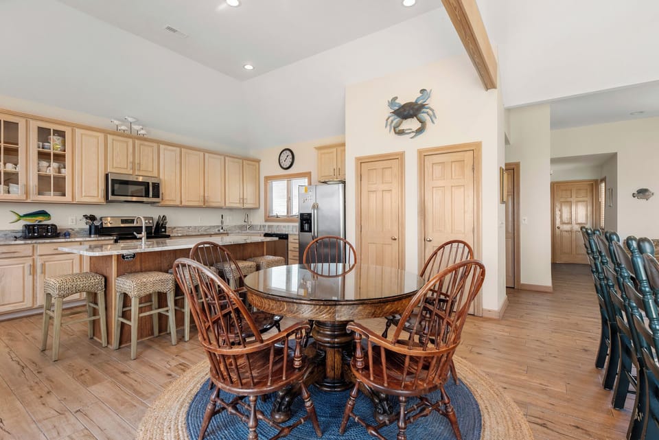 SS38: Favorite Place | Top Level Dining Area