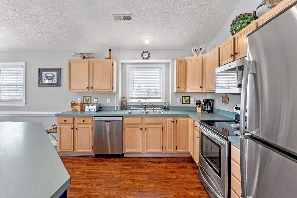 SS48: Flying Colors | Top Level Kitchen