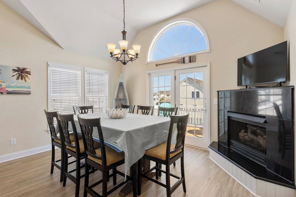SV12: A Change in Latitude | Top Level Dining Area - Fireplace Not Available For Guest Use