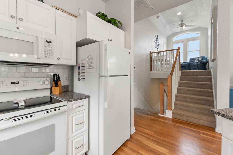 WH643: Dancing Days | Top Level Kitchen