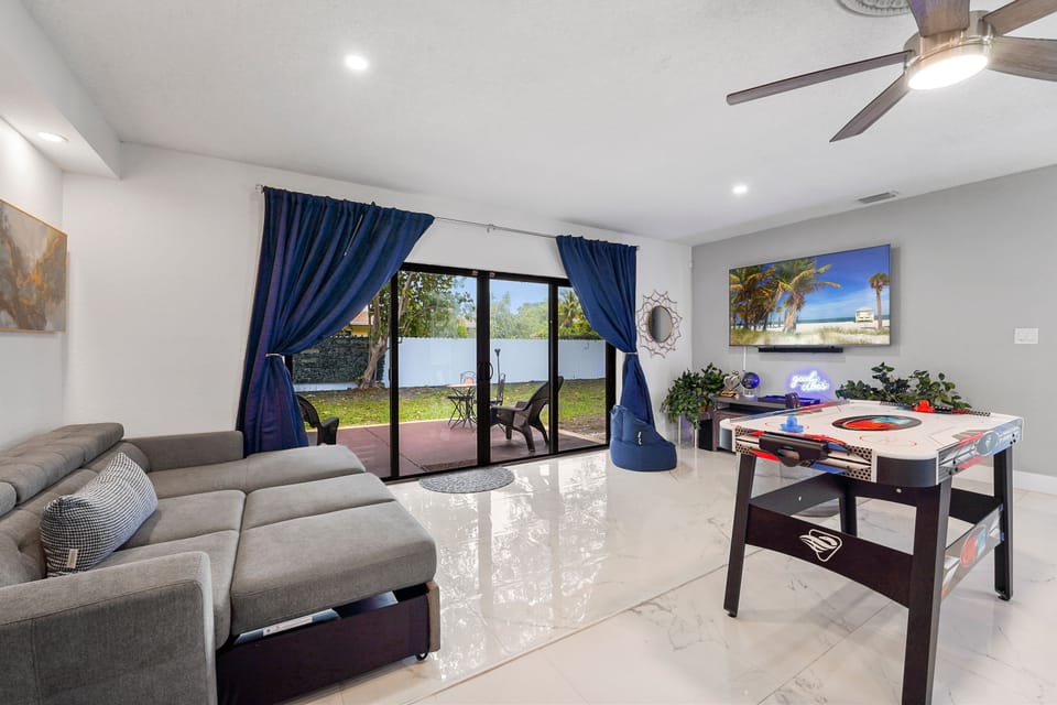 This is a full size pull out sofa bed that sleeps an additional two people. 