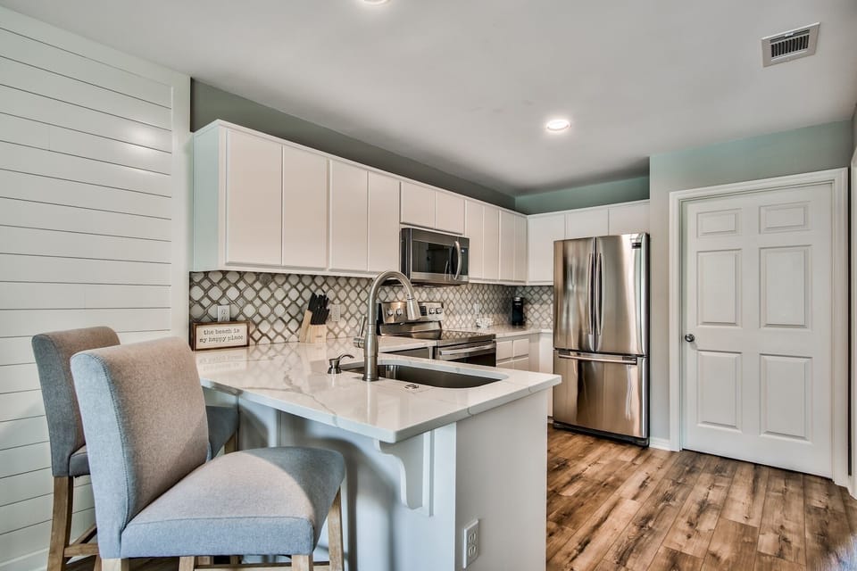 Cook a delicious meal with all the amenities.