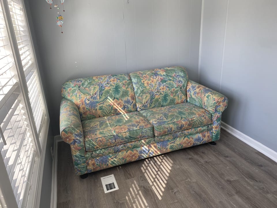 Third bedroom sleeper sofa / full 
