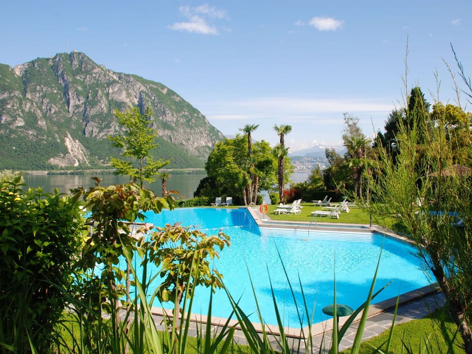 Sky, Cloud, Water, Plant, Water Resources, Daytime, Green, Swimming Pool, Nature, Azure