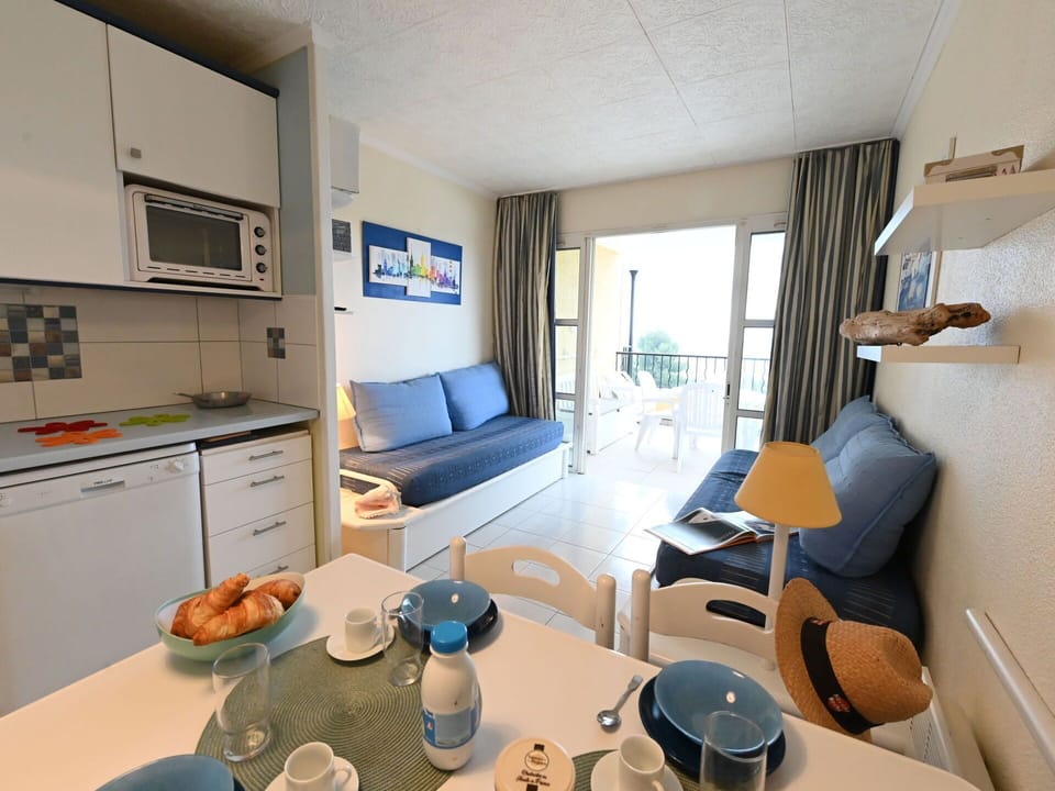 Property, Furniture, Table, Couch, Comfort, Interior Design, Chair, Flooring, Floor, Living Room