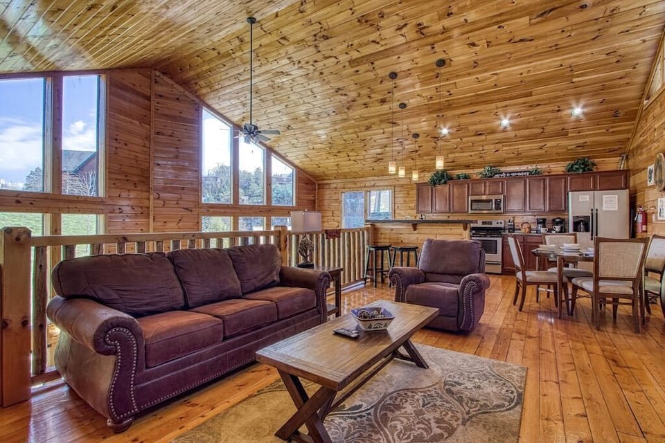 Sunshine and Whiskey's 2nd living area