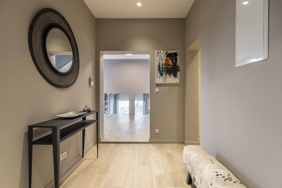 Living area. Entrance and hall on the ground floor next to the kitchen and toilet