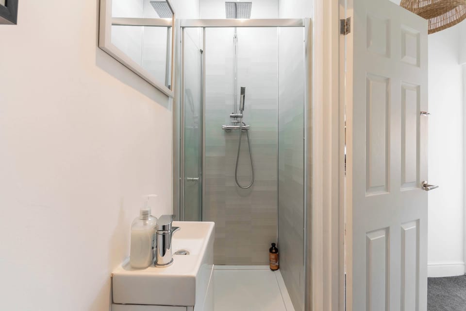 Downstairs shower