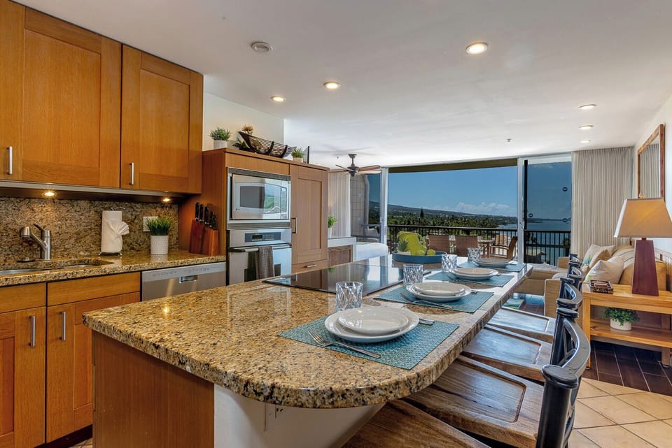 Amazing views from every angle at the Mana Kai 815