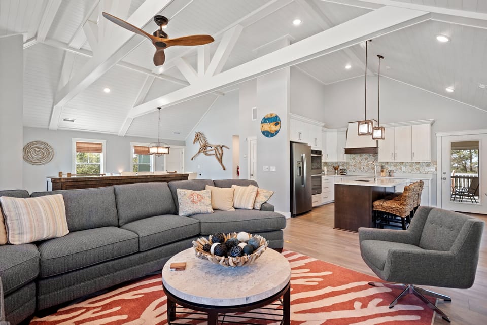 VOH247: Bella Rose | Top Level Living Area