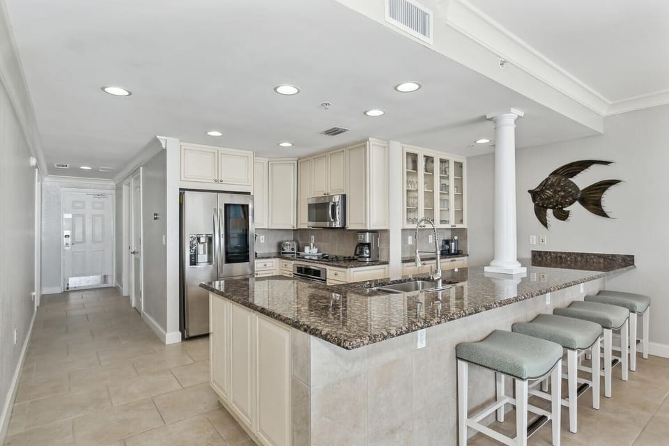 Beach Club 603 - Kitchen
