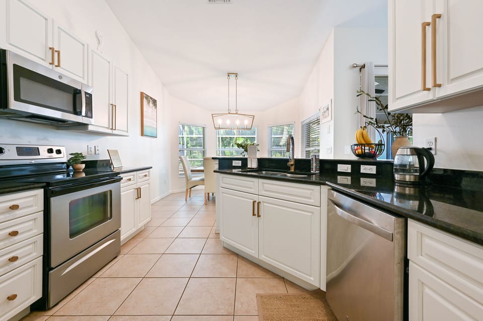 Kitchen facing dining table 