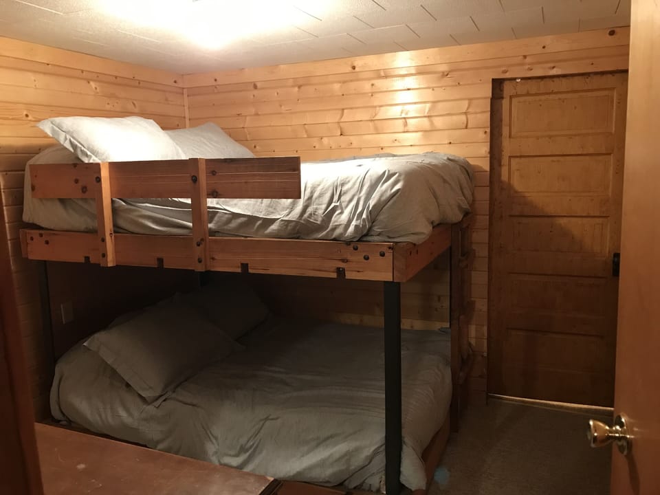 Bunk Bed, 2 fulls.