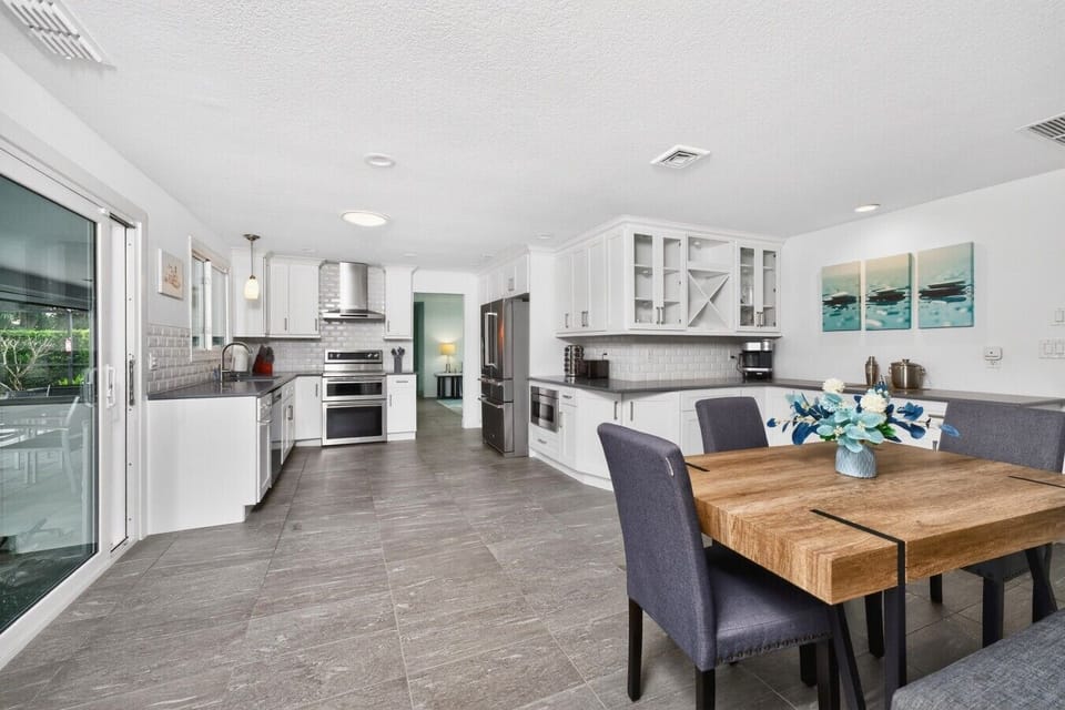 Formal dining area in the kitchen