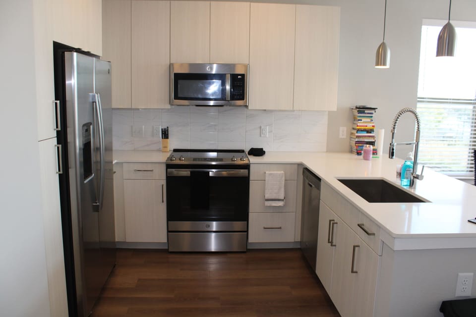 Spacious kitchen 