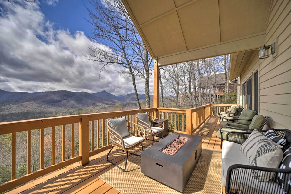 Covered Deck | Gas Fire Pit Table | Mountain Views