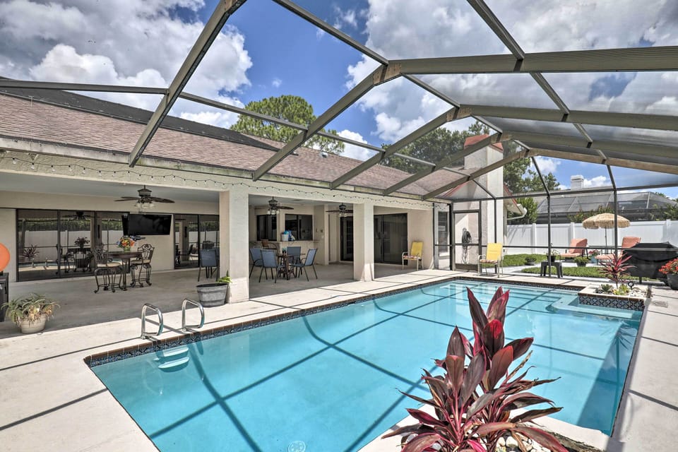 Tampa Vacation Rental | 3BR | 2BA | 2,250 Sq Ft | Step-Free Access