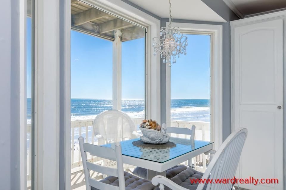 Breakfast Nook II