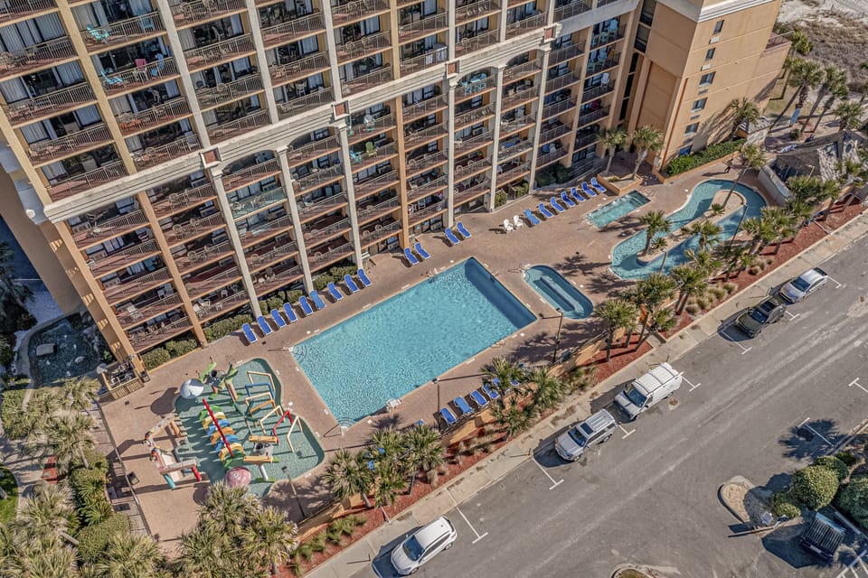 Overview of outdoor pool area.