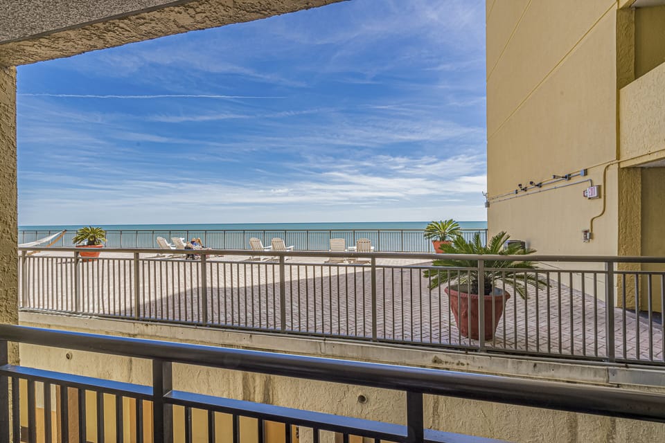 Private patio overlooking the Atlantic ocean and 7th floor sun deck.