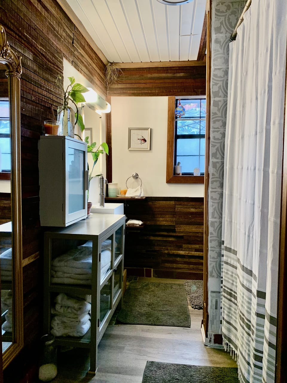 Main full bath; w cast iron tub and shower, plenty of towels and amenities